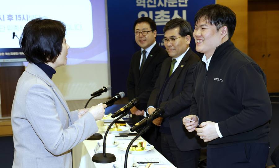보건복지부 사회공헌 혁신자문단 위촉식에서의 김태호